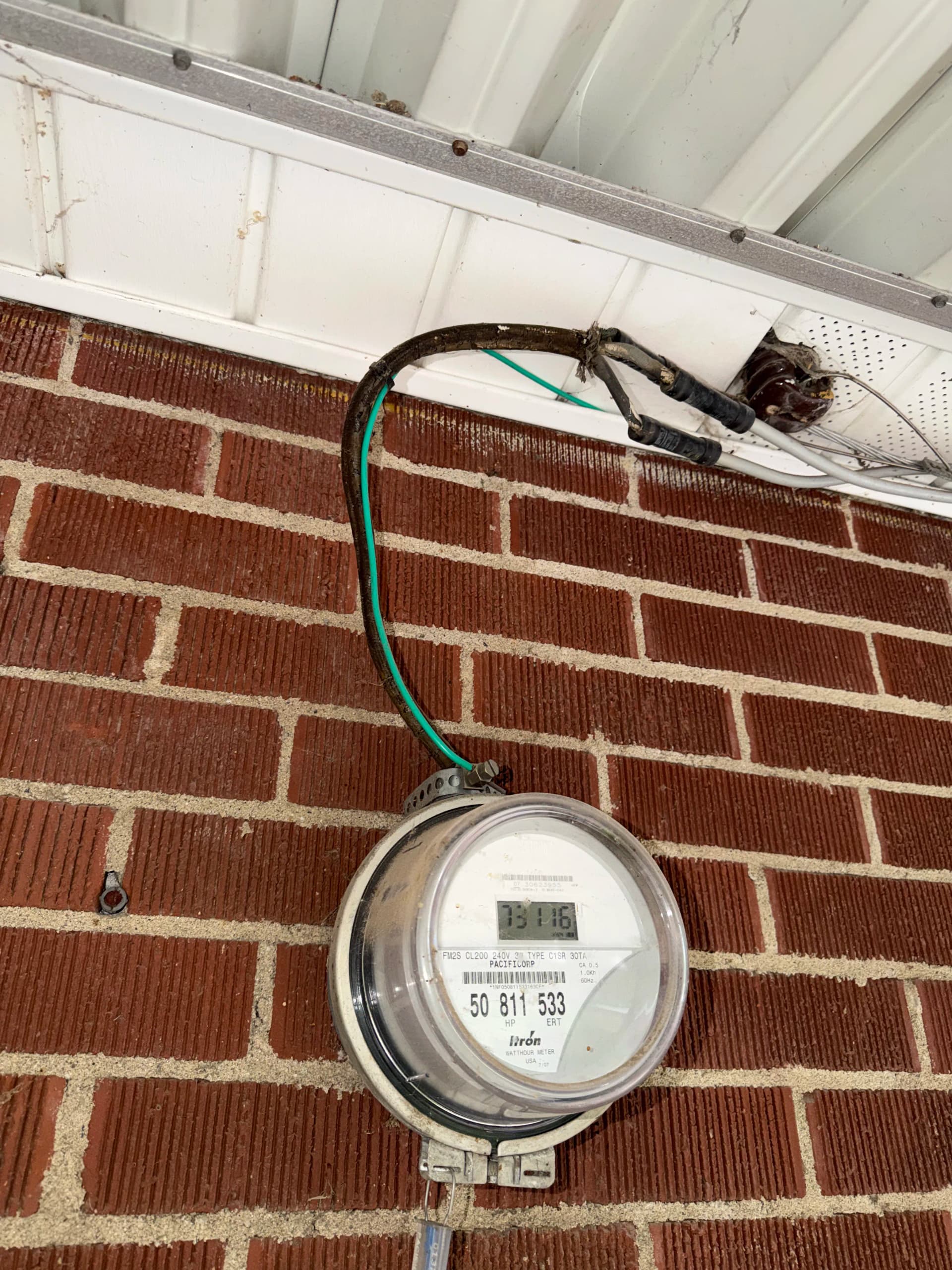 Gallery photos for Old Meter Setup Replaced With a Safe, Code-Compliant Service Upgrade: Image #1