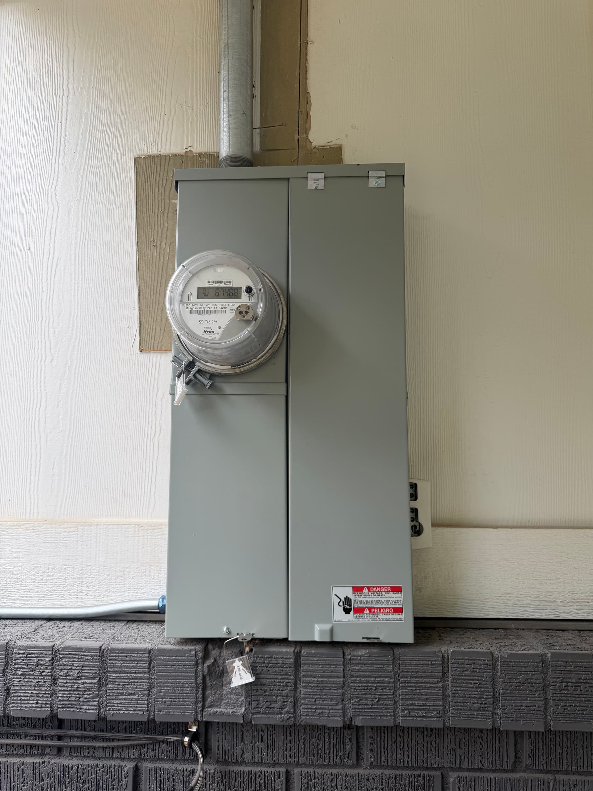 Gallery photos for 200 Amp Service Upgrade with Shop Power in Brigham City: Image #2